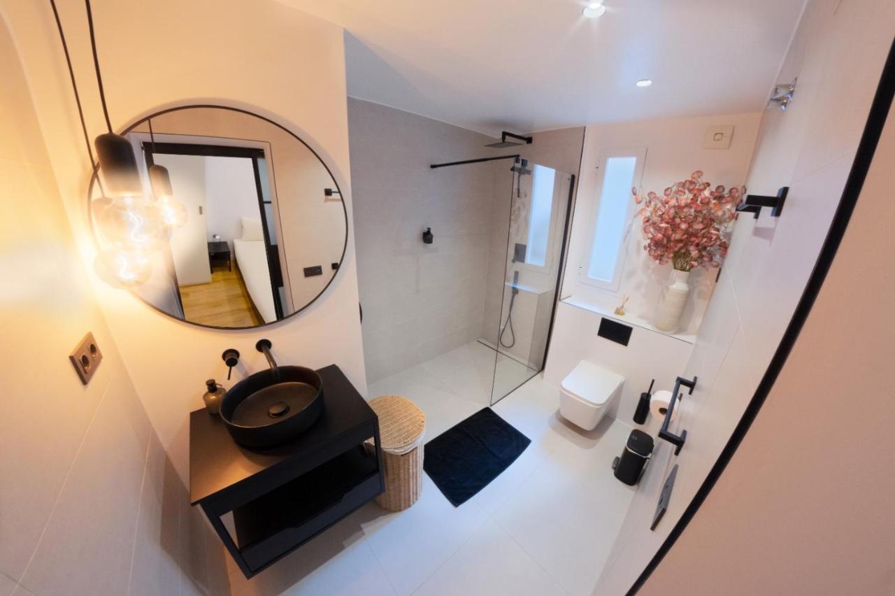 Modern Haven For Urban Explorers By Rems Malaga Ngoại thất bức ảnh